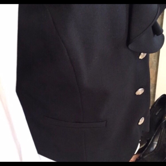 COPY - Ralph Lauren 🌹stunning executive ruffle suit vest - Picture 7 of 16